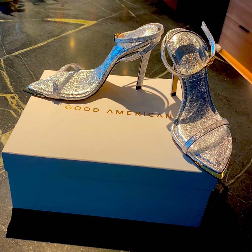 Good American silver heels size 7 -
